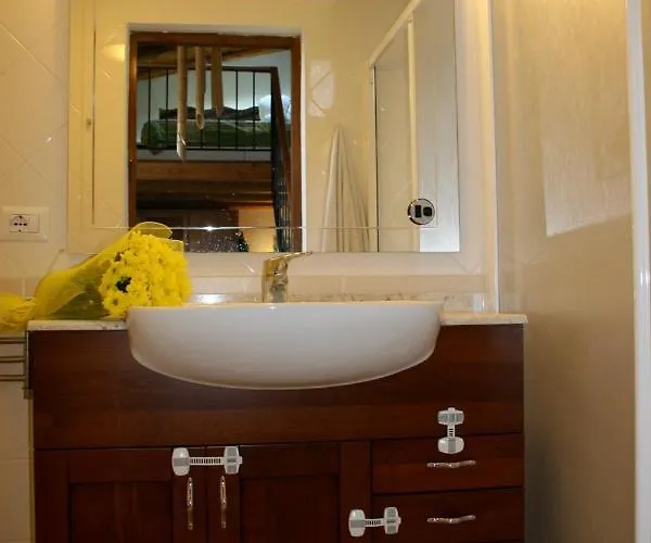Attico Con Terrazza Santa Cecilia Апартаменты *